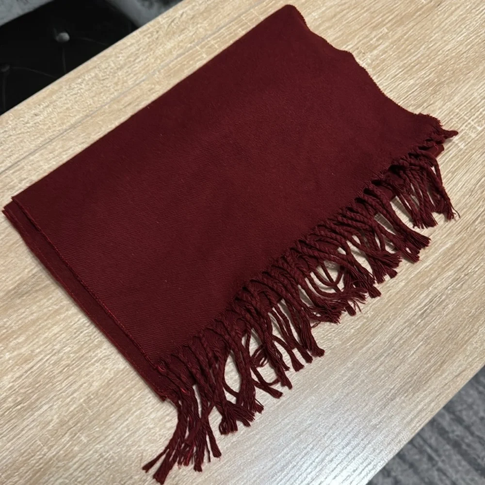 Stewart of Scotland Men’s Bordeaux Maroon Scarf Acrylic & Fringe Trim